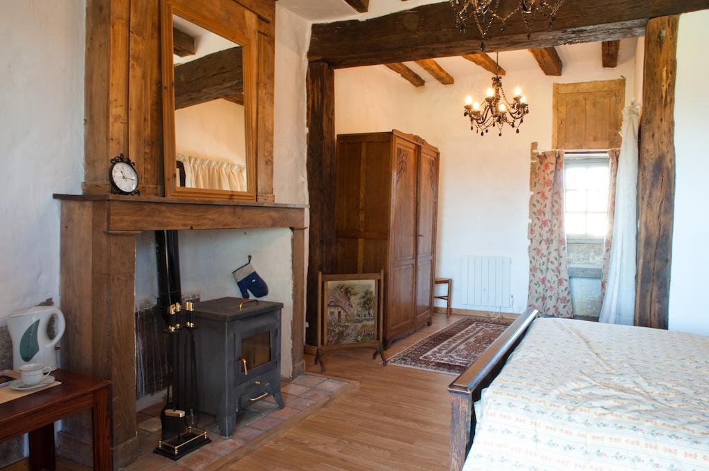 L'Ancien Presbytere Chambres D'Hote Ou Gite Le Dorat Oda fotoğraf