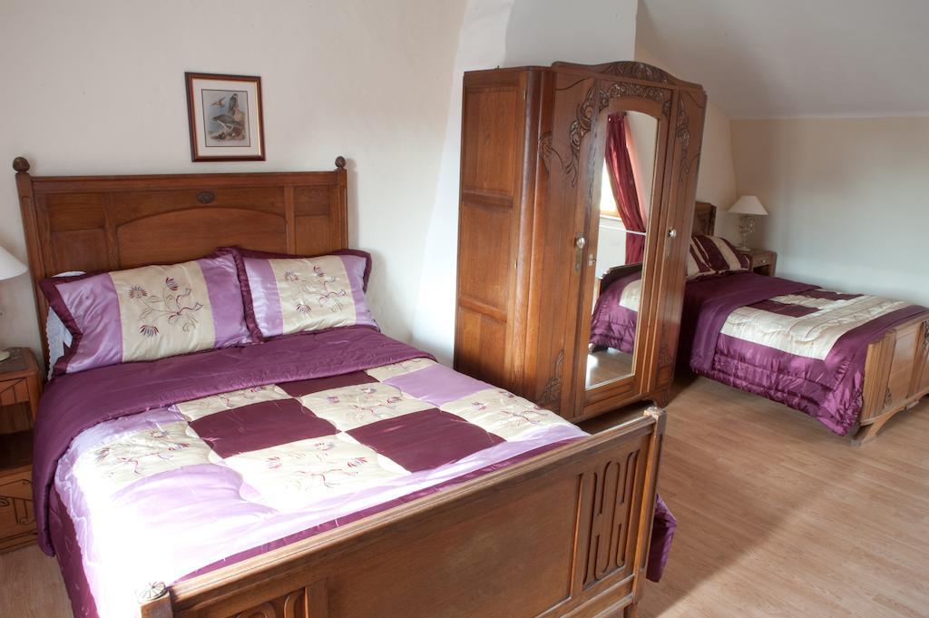 L'Ancien Presbytere Chambres D'Hote Ou Gite Le Dorat Oda fotoğraf